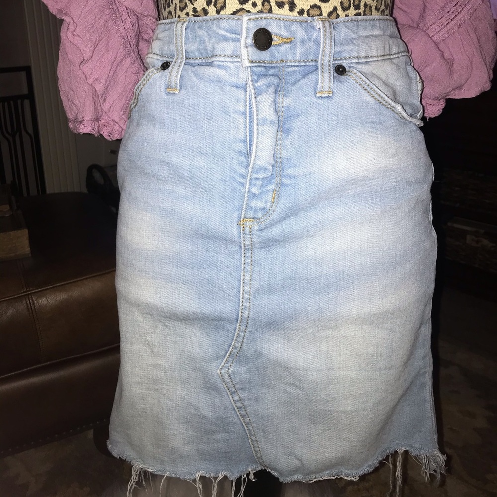 Mid Thigh Denim Skirt Size 6
